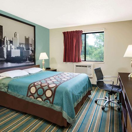 Super 8 By Wyndham Pittsburgh Pa Airport-University Area Hotell Moon Township Exteriör bild